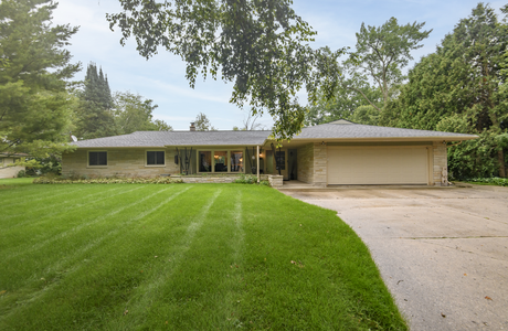 7420 N Longview Ave, Glendale WI 53209