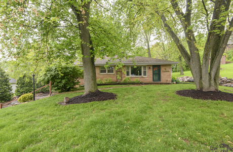 975 Adelmann Ave, Brookfield WI 53045