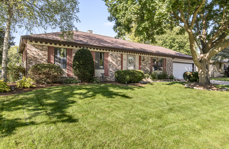 102 Armstrong Ct Mukwonago, WI 53149