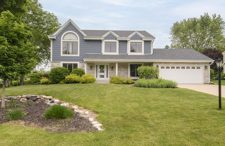 W277N2764 Chicory Ln Pewaukee, WI 53072