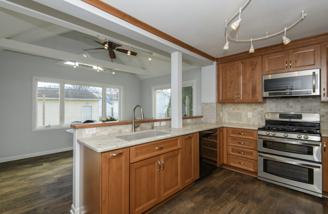 2924 N 79th St Milwaukee, WI 53222