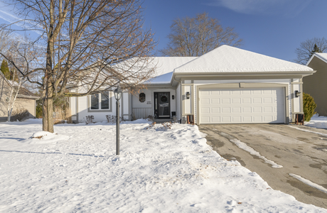W181N8912 Melanie Ln, Menomonee Falls, WI 53051